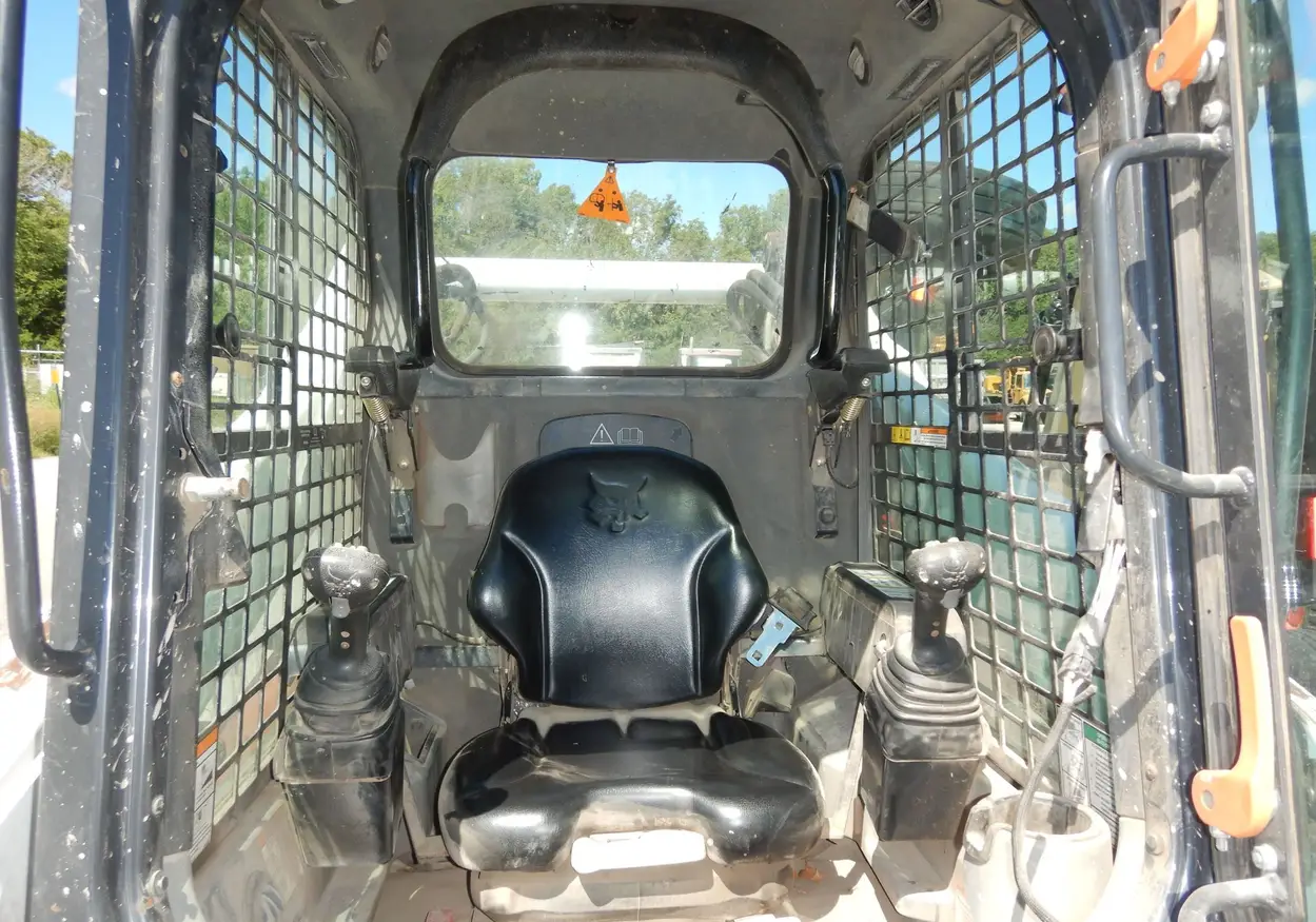 2014 Bobcat T750 tracked skid steer loader
