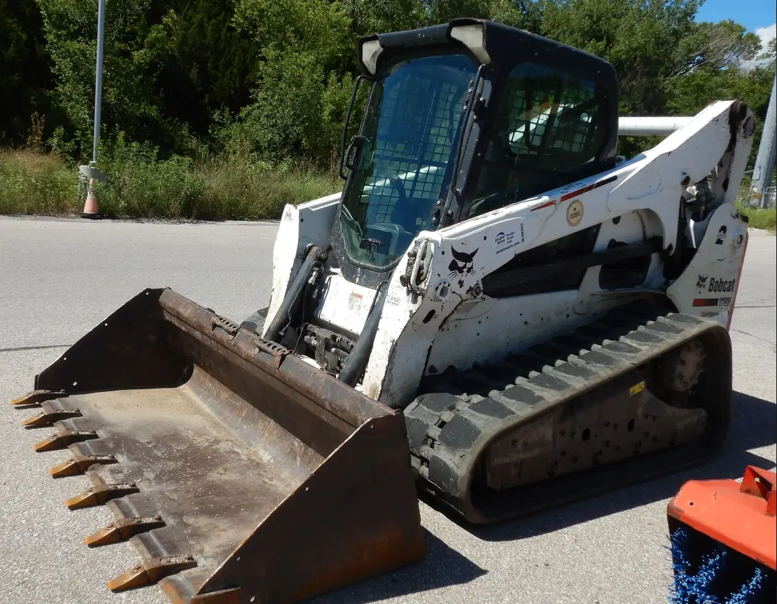 2014 Bobcat T750 tracked skid steer loader