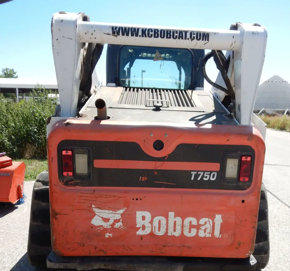 2014 Bobcat T750 tracked skid steer loader