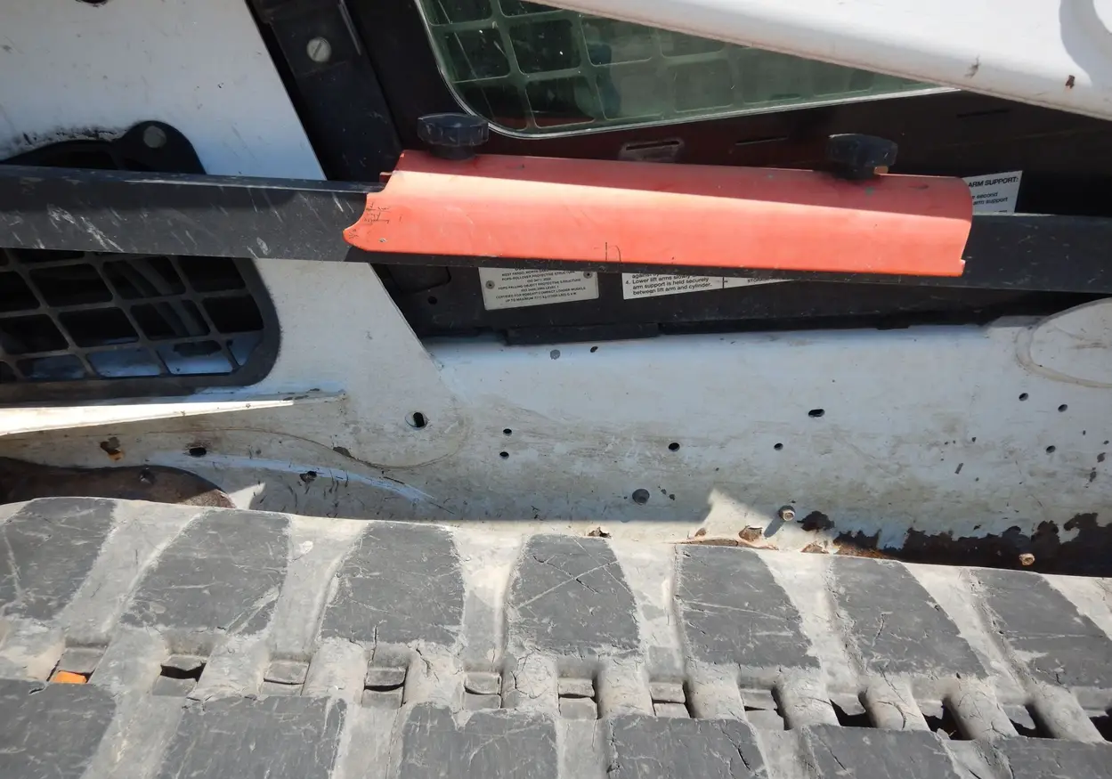 2014 Bobcat T750 tracked skid steer loader