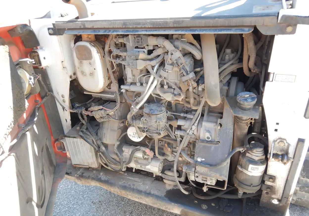 2014 Bobcat T750 tracked skid steer loader