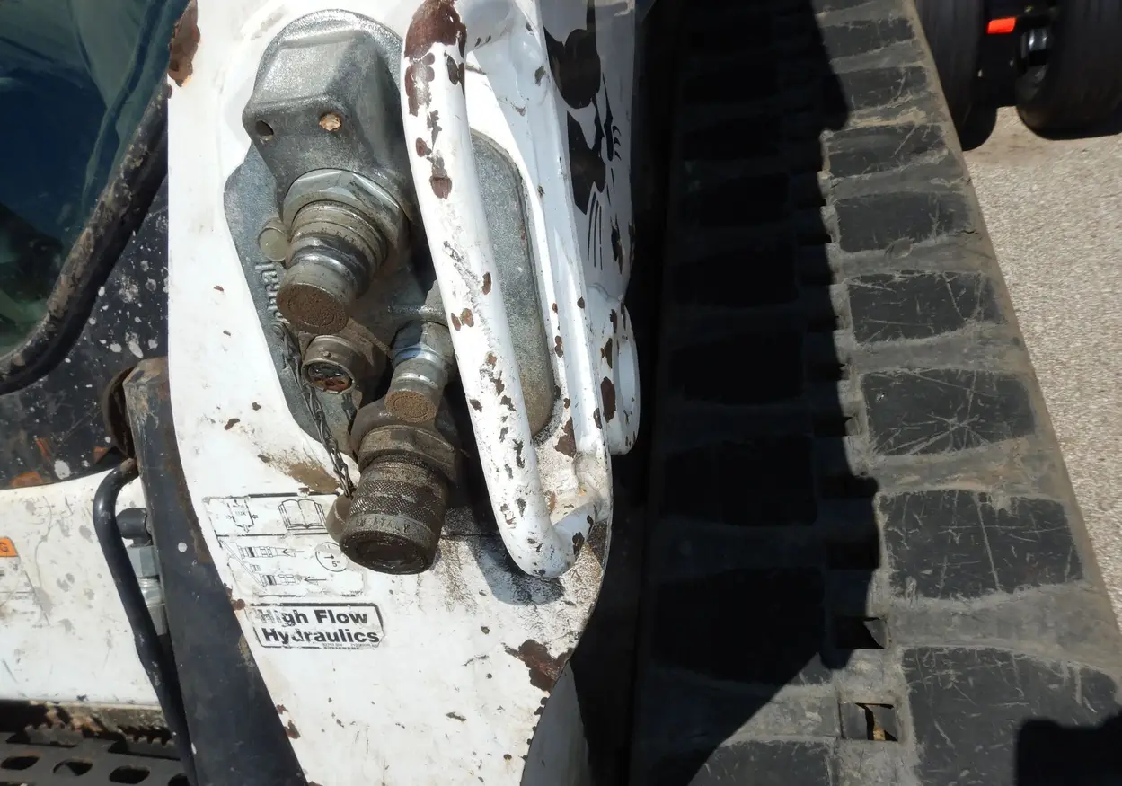 2014 Bobcat T750 tracked skid steer loader