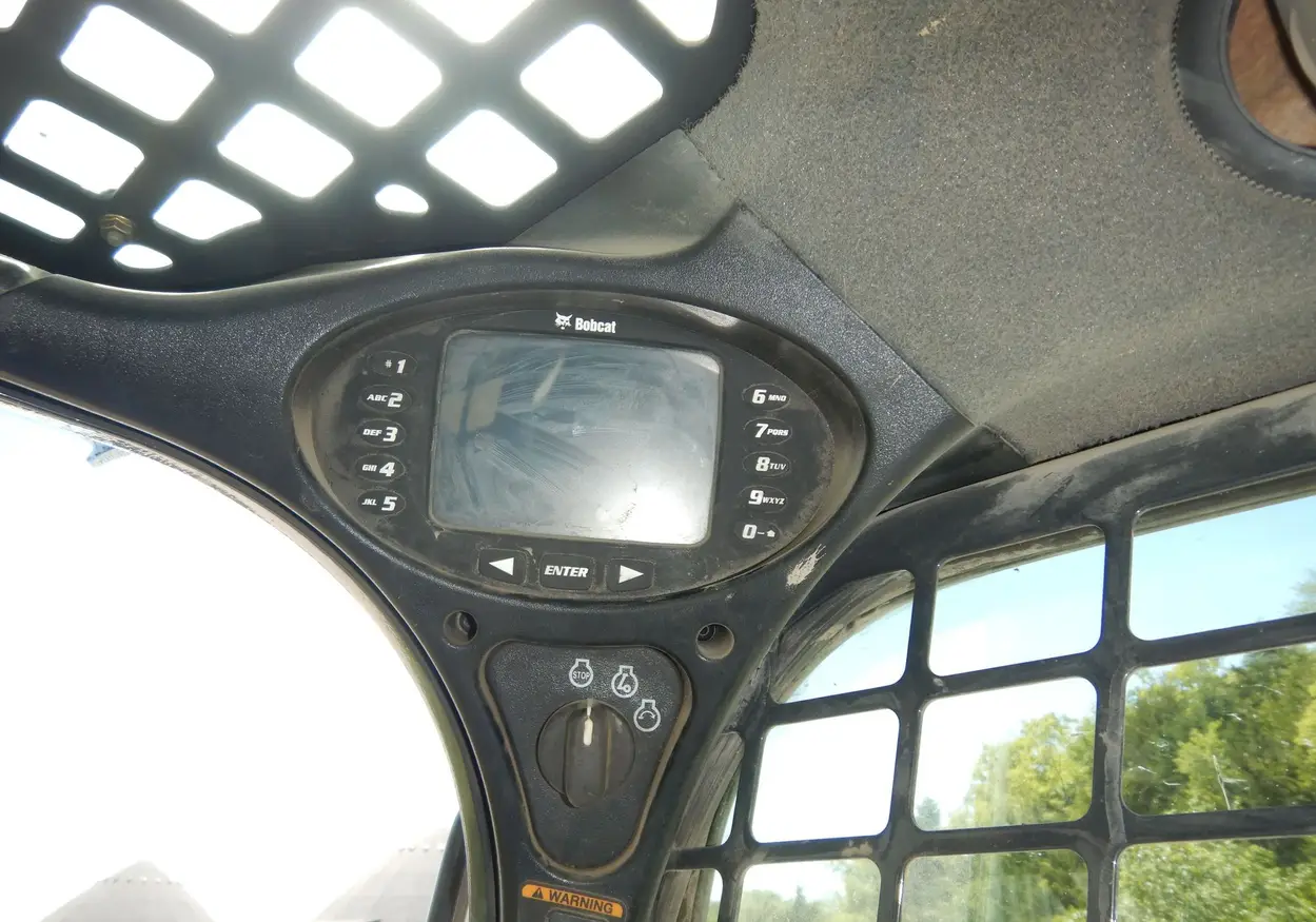2014 Bobcat T750 tracked skid steer loader
