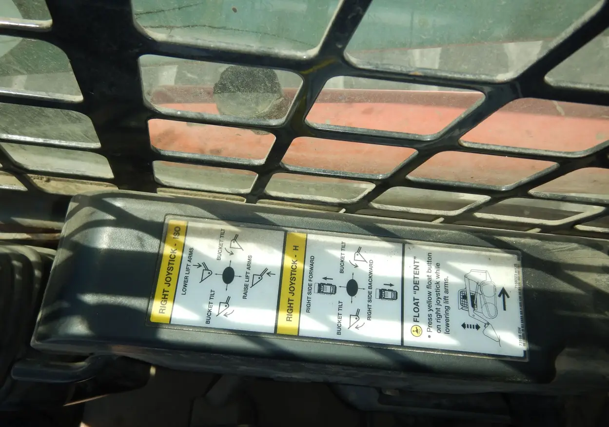 2014 Bobcat T750 tracked skid steer loader