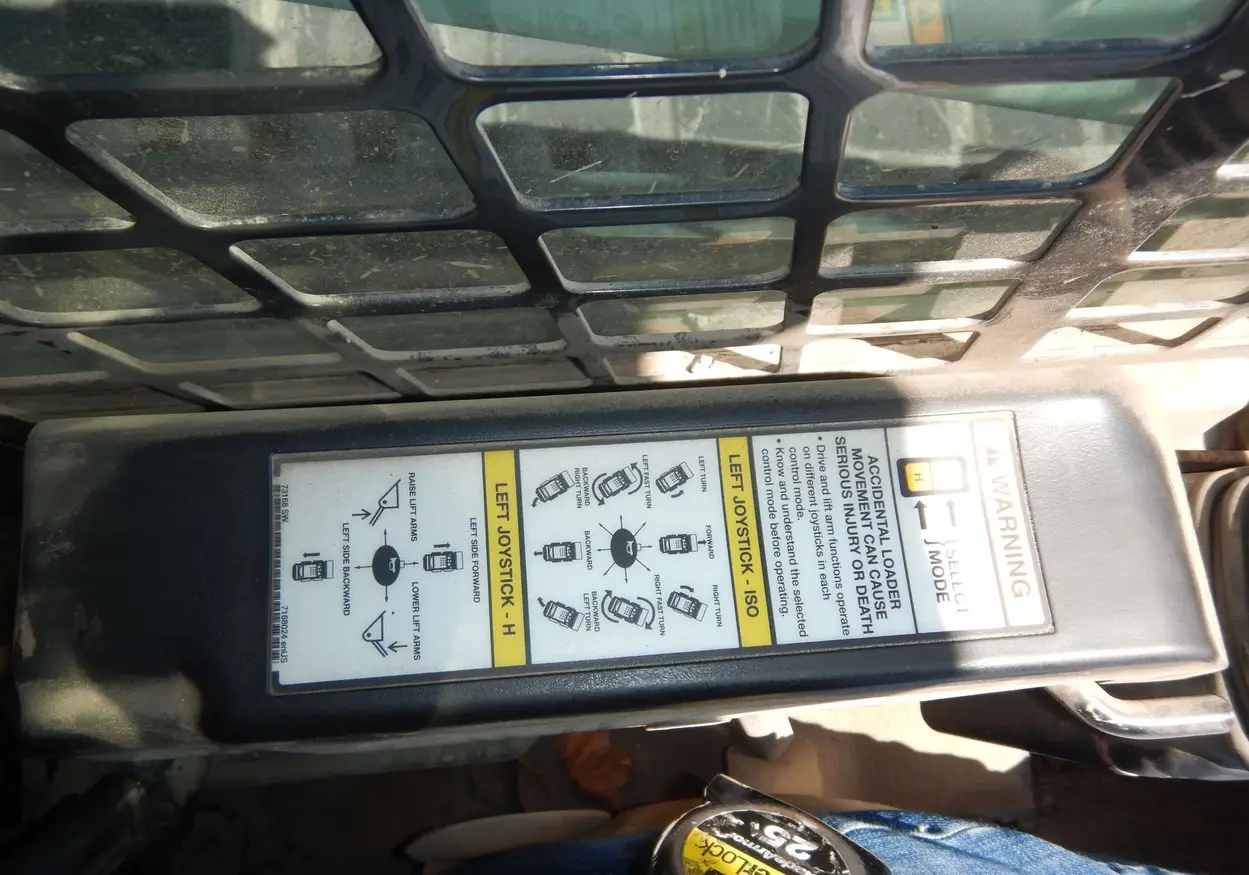 2014 Bobcat T750 tracked skid steer loader
