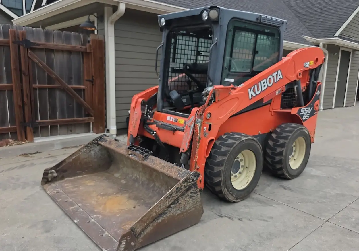 2016 Kubota SSV65 skid steer loader