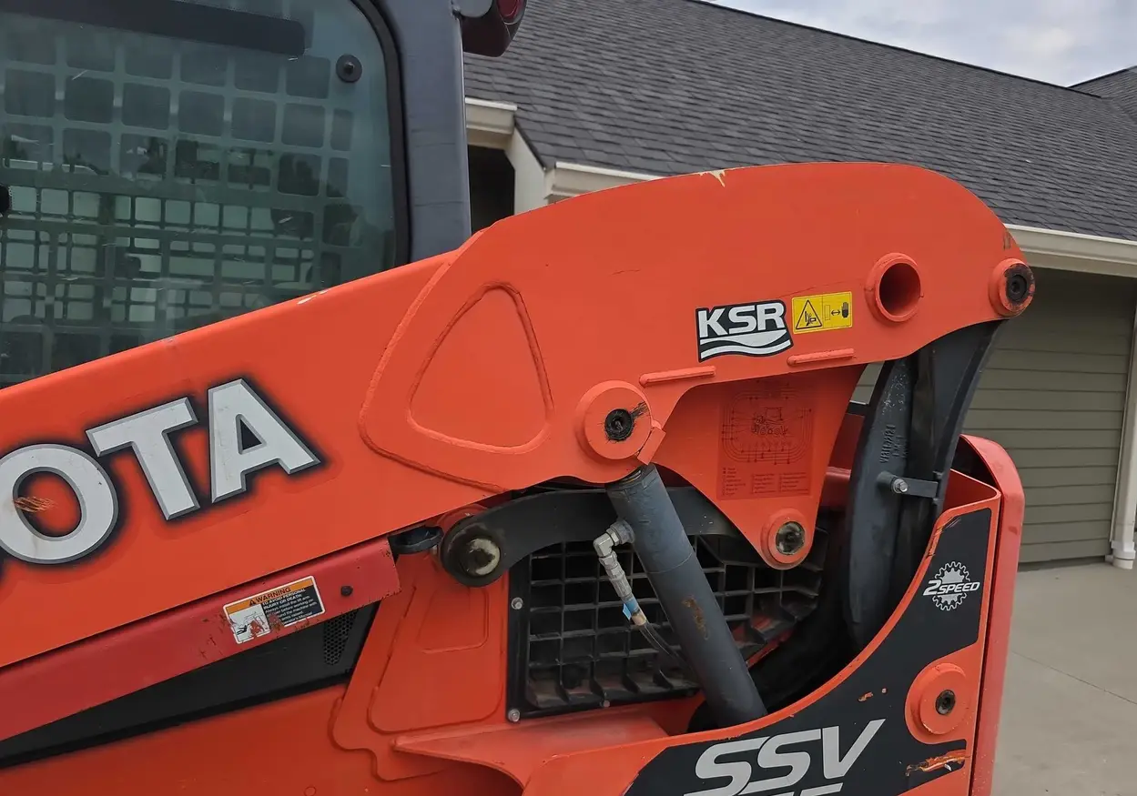2016 Kubota SSV65 skid steer loader