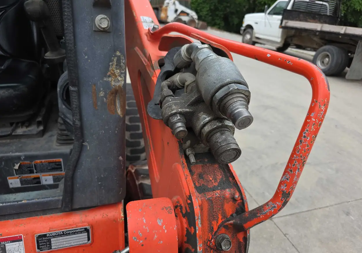 2016 Kubota SSV65 skid steer loader