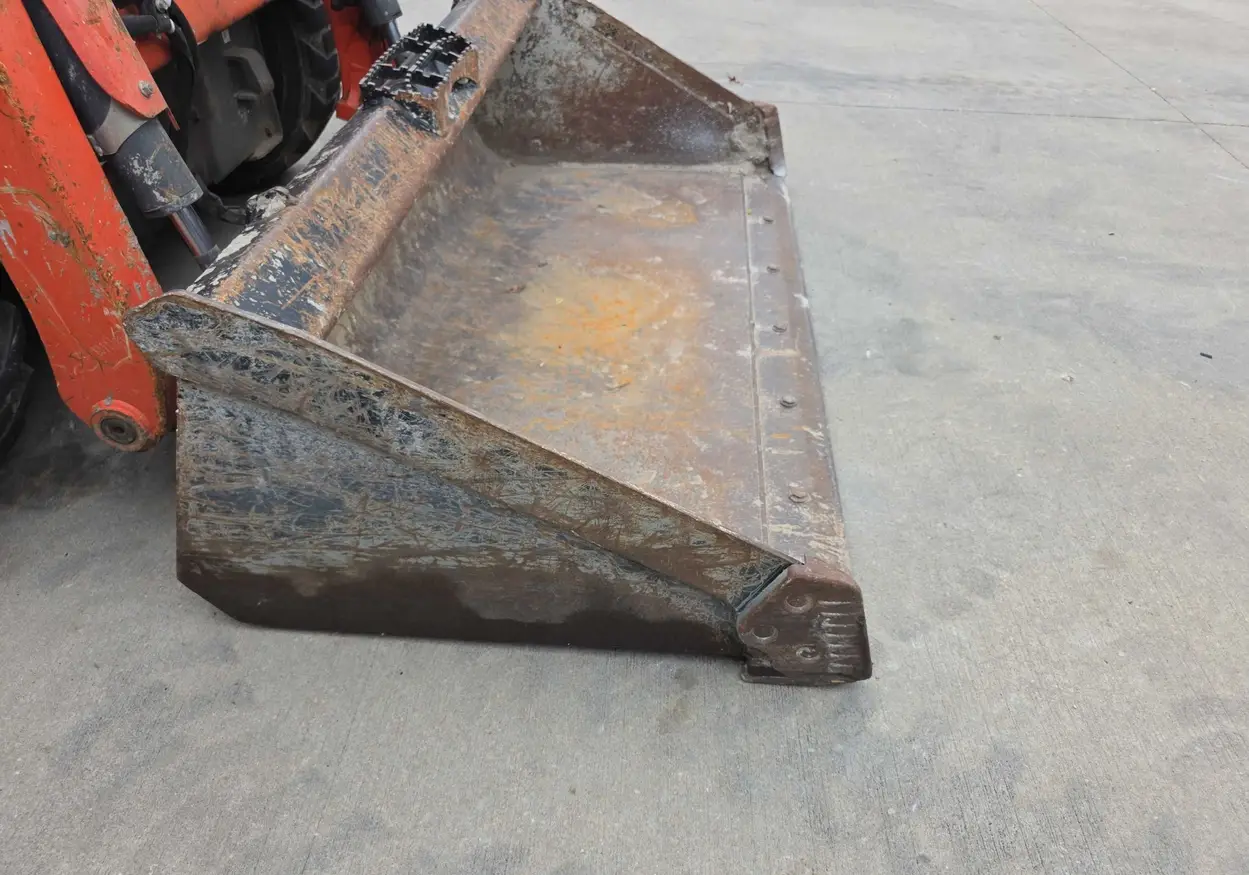 2016 Kubota SSV65 skid steer loader