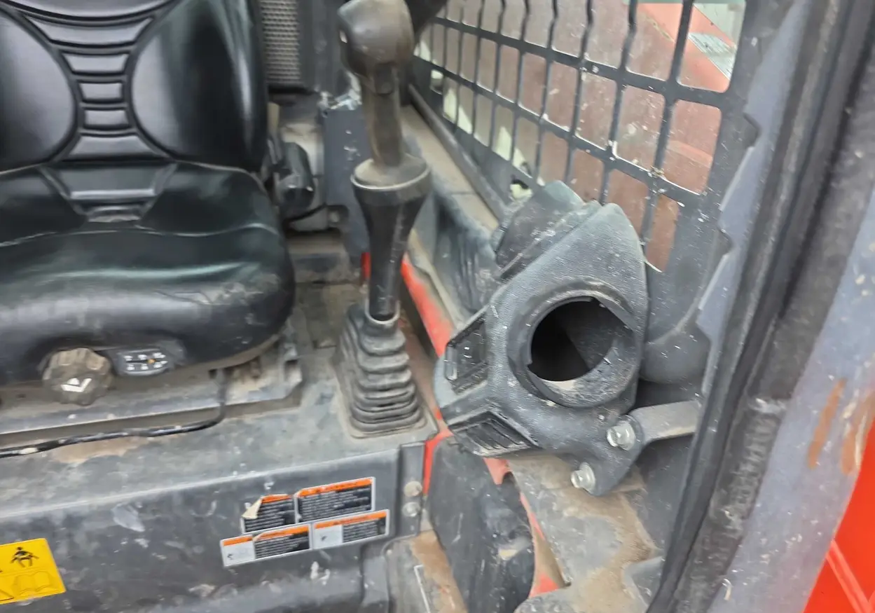 2016 Kubota SSV65 skid steer loader