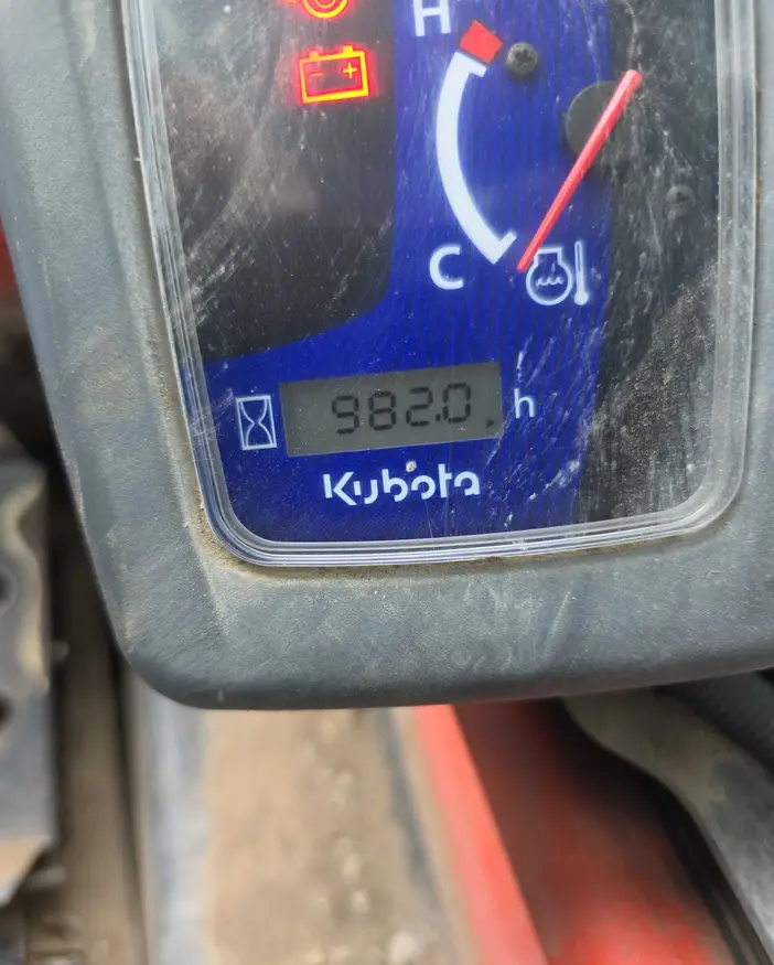 2016 Kubota SSV65 skid steer loader