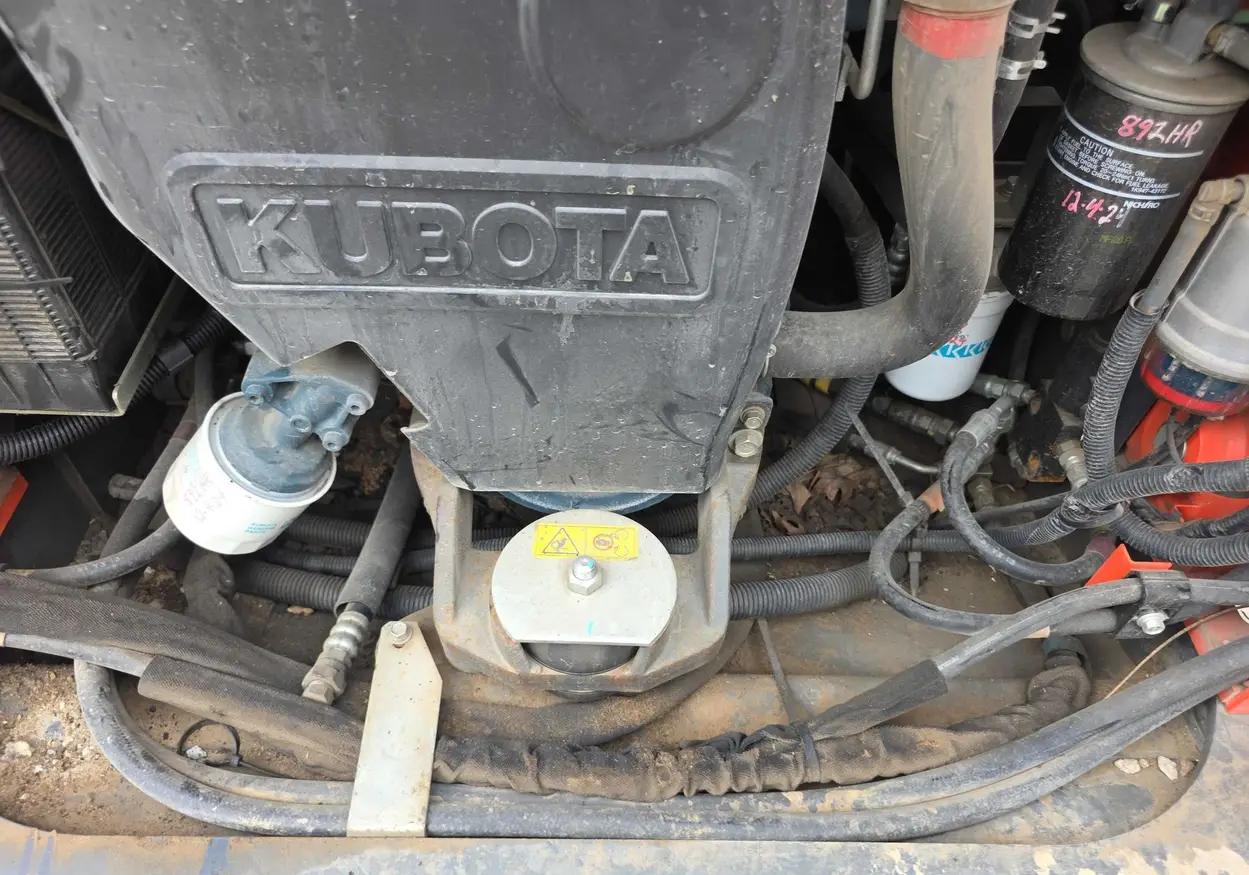 2016 Kubota SSV65 skid steer loader