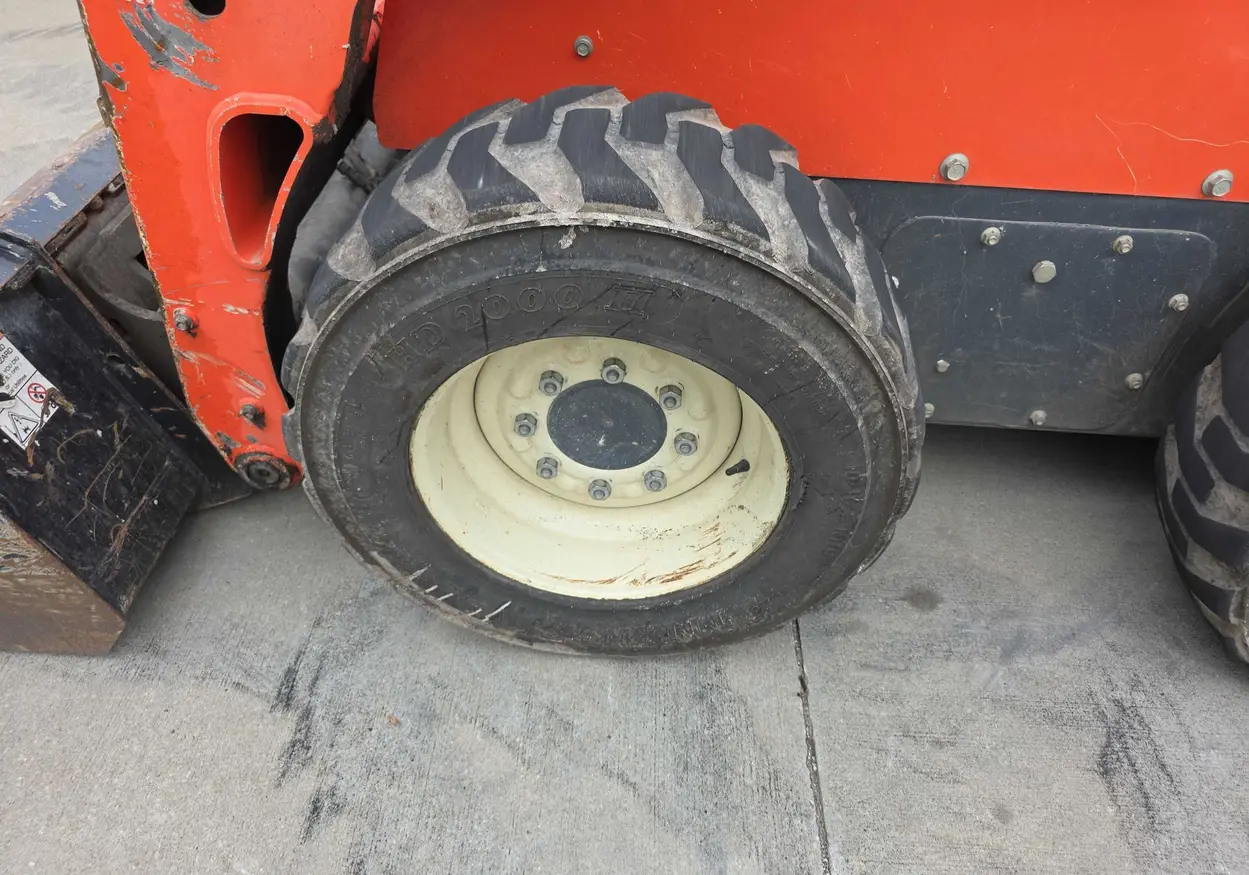 2016 Kubota SSV65 skid steer loader