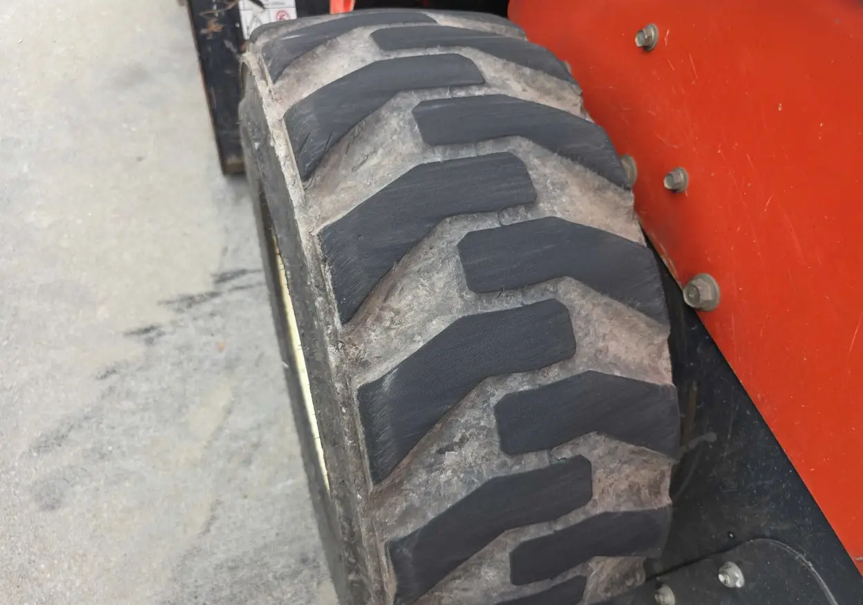 2016 Kubota SSV65 skid steer loader