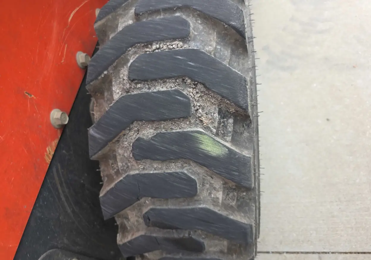 2016 Kubota SSV65 skid steer loader