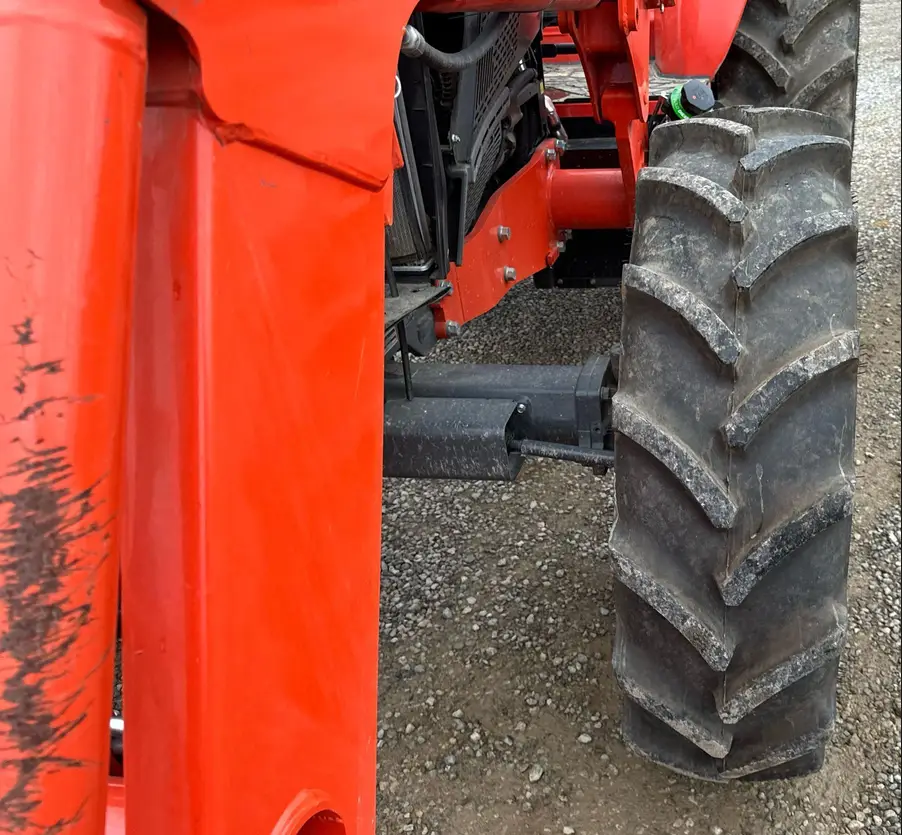 2022 Kubota M5 111D MFWD tractor