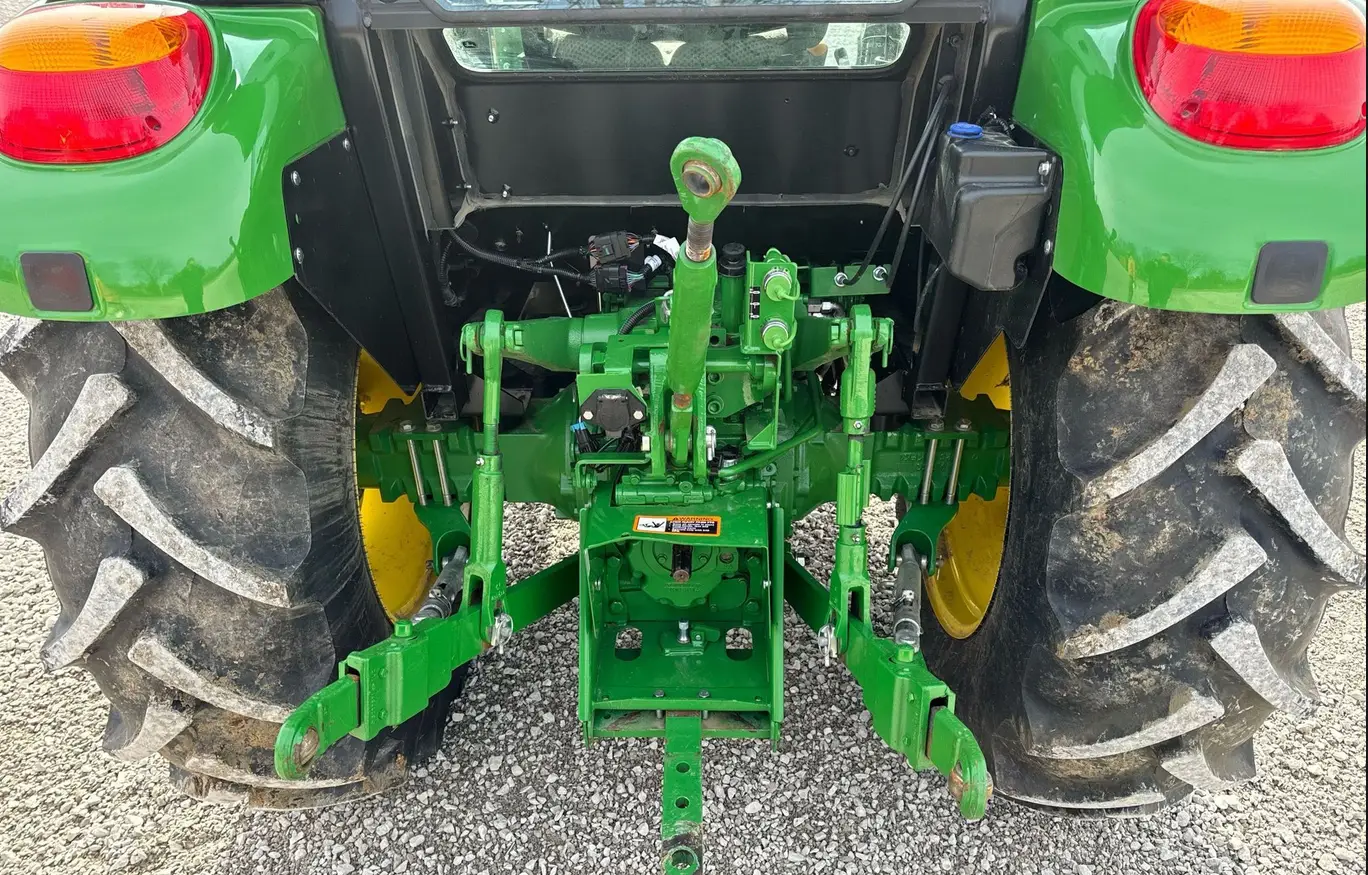 2022 John Deere 5075E MFWD tractor