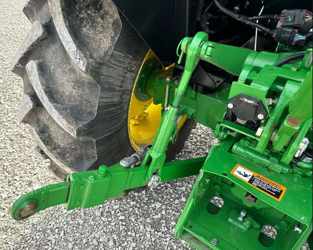 2022 John Deere 5075E MFWD tractor
