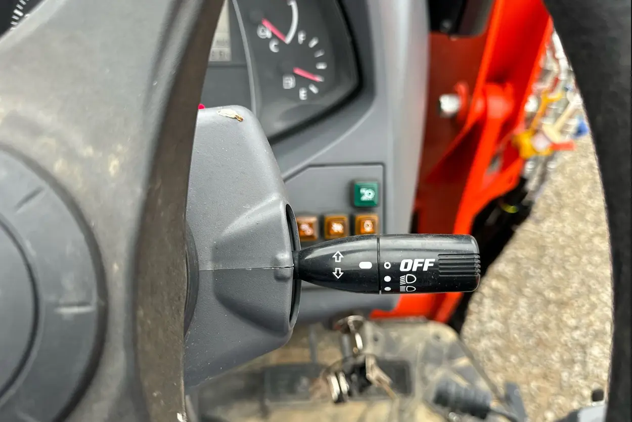2022 Kubota M5 111D MFWD tractor