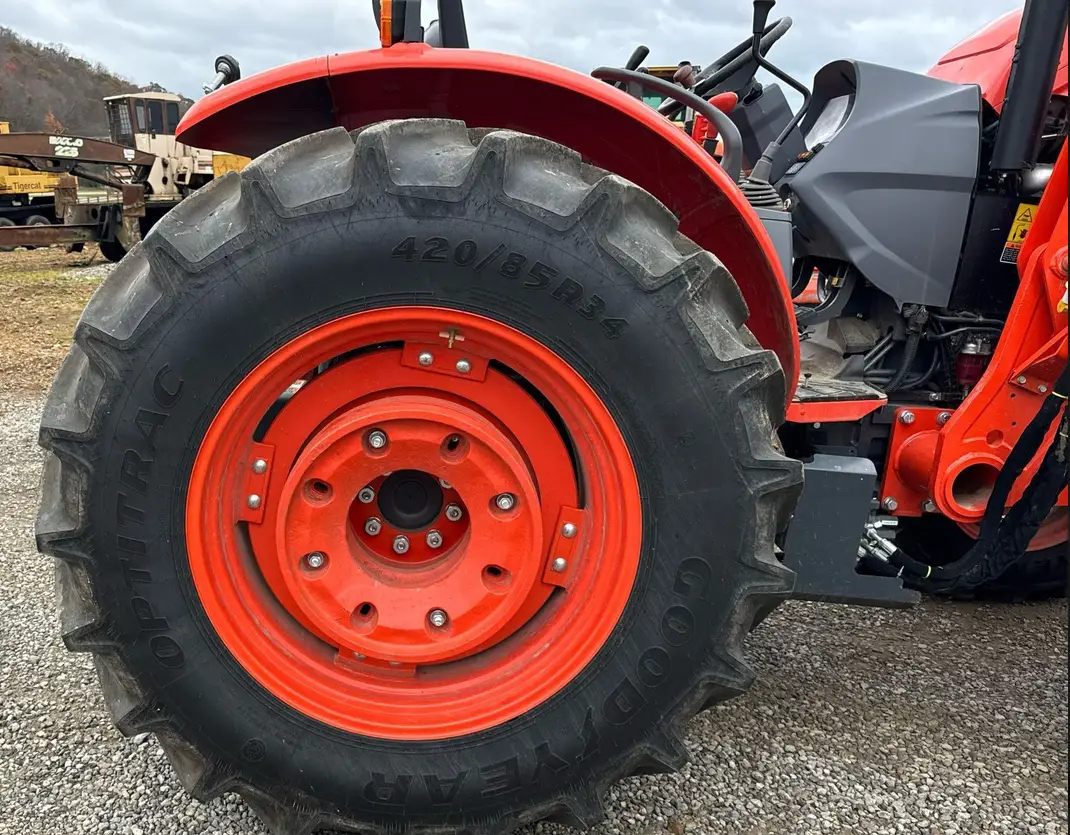 2022 Kubota M5 111D MFWD tractor