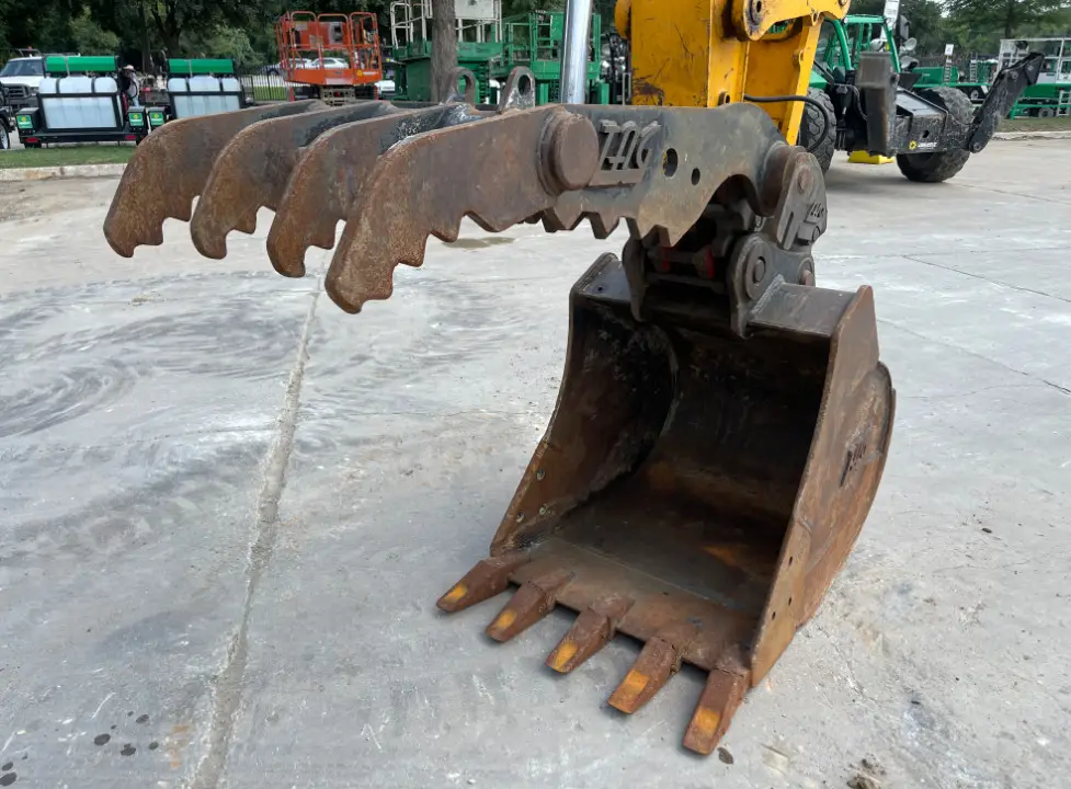 2018 JCB JS131LC Hydraulic Excavator A/C Cab Aux Hyd Thumb 36'' bucket