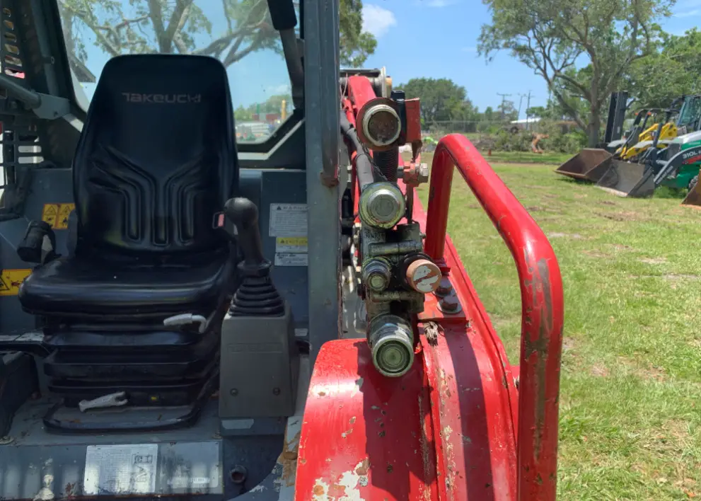 2016 Takeuchi TL8 Tracked Skid Steer Loader Crawler Aux Hyd Kubota 74 hp