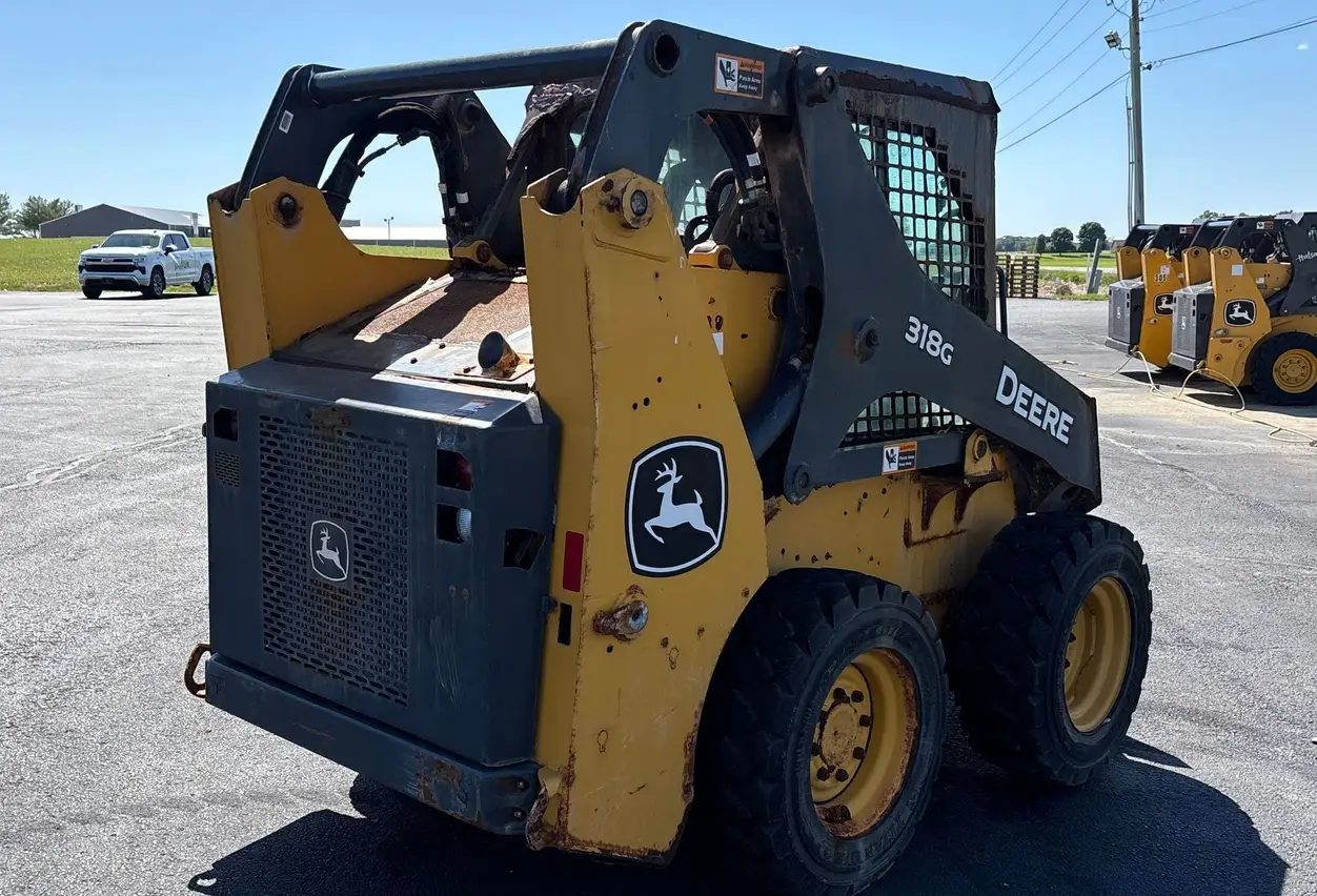 2020 John Deere 318G skid steer loader