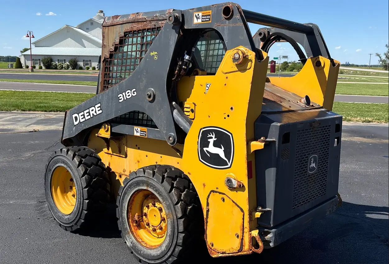 2020 John Deere 318G skid steer loader