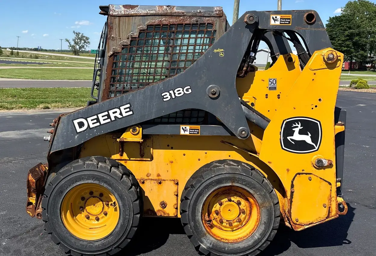 2020 John Deere 318G skid steer loader