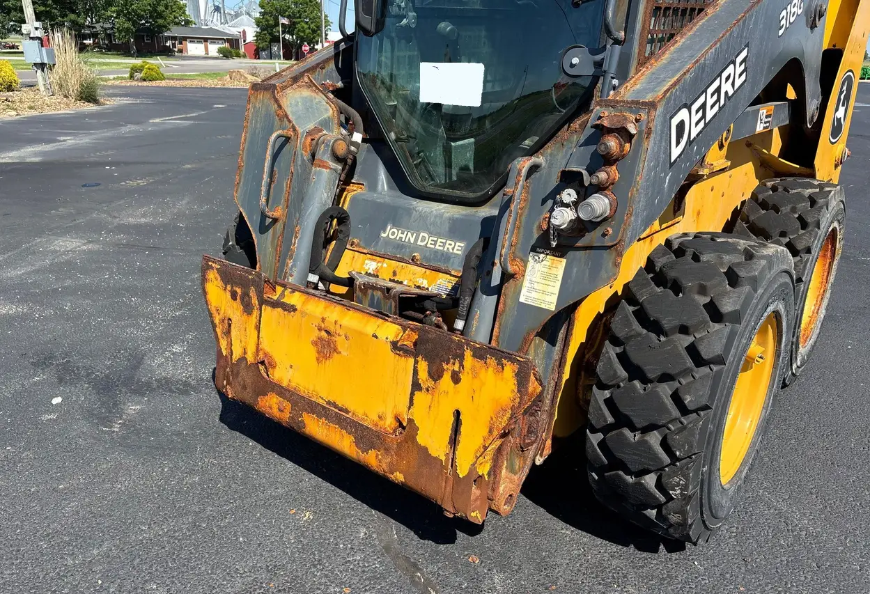 2020 John Deere 318G skid steer loader