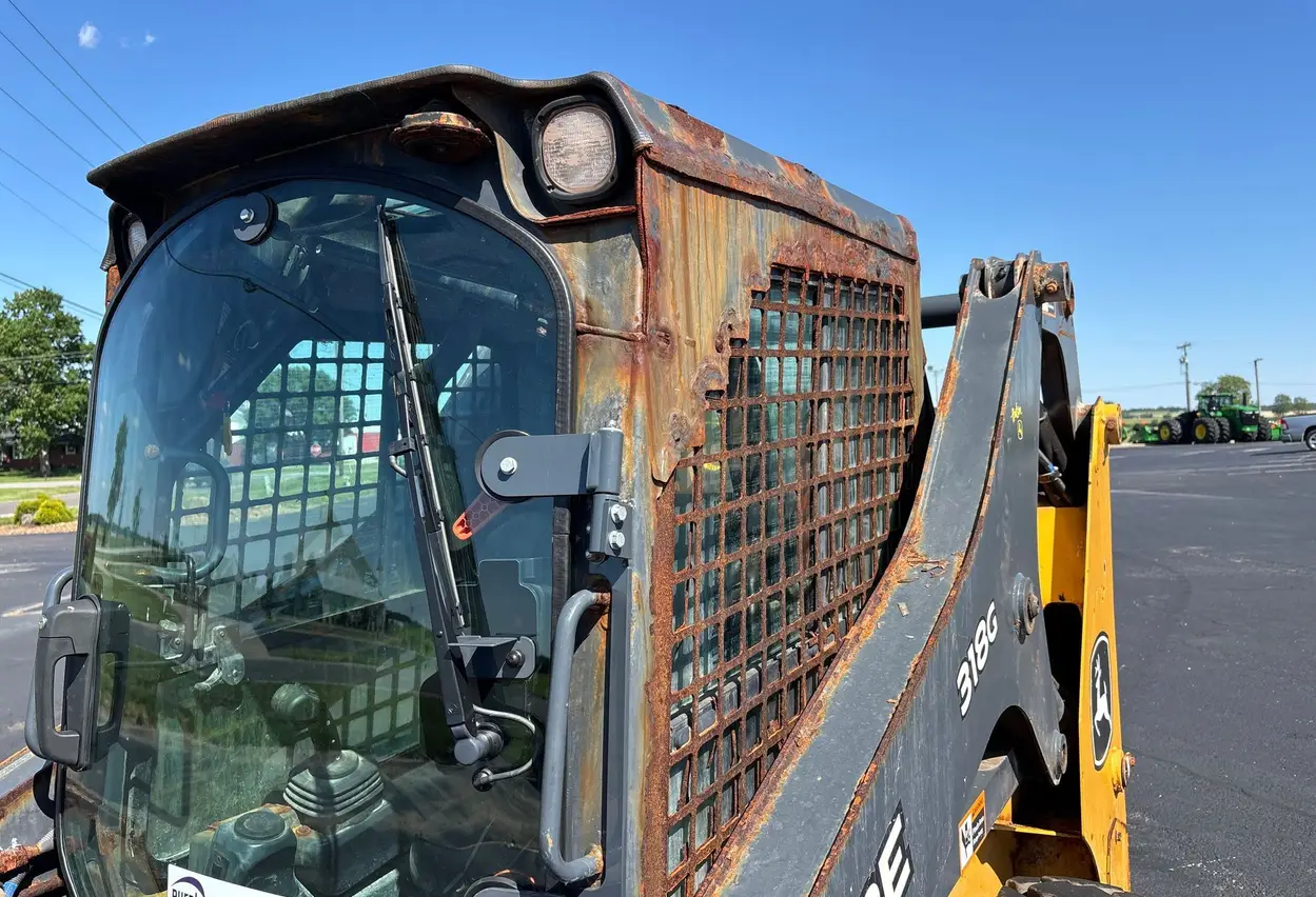 2020 John Deere 318G skid steer loader