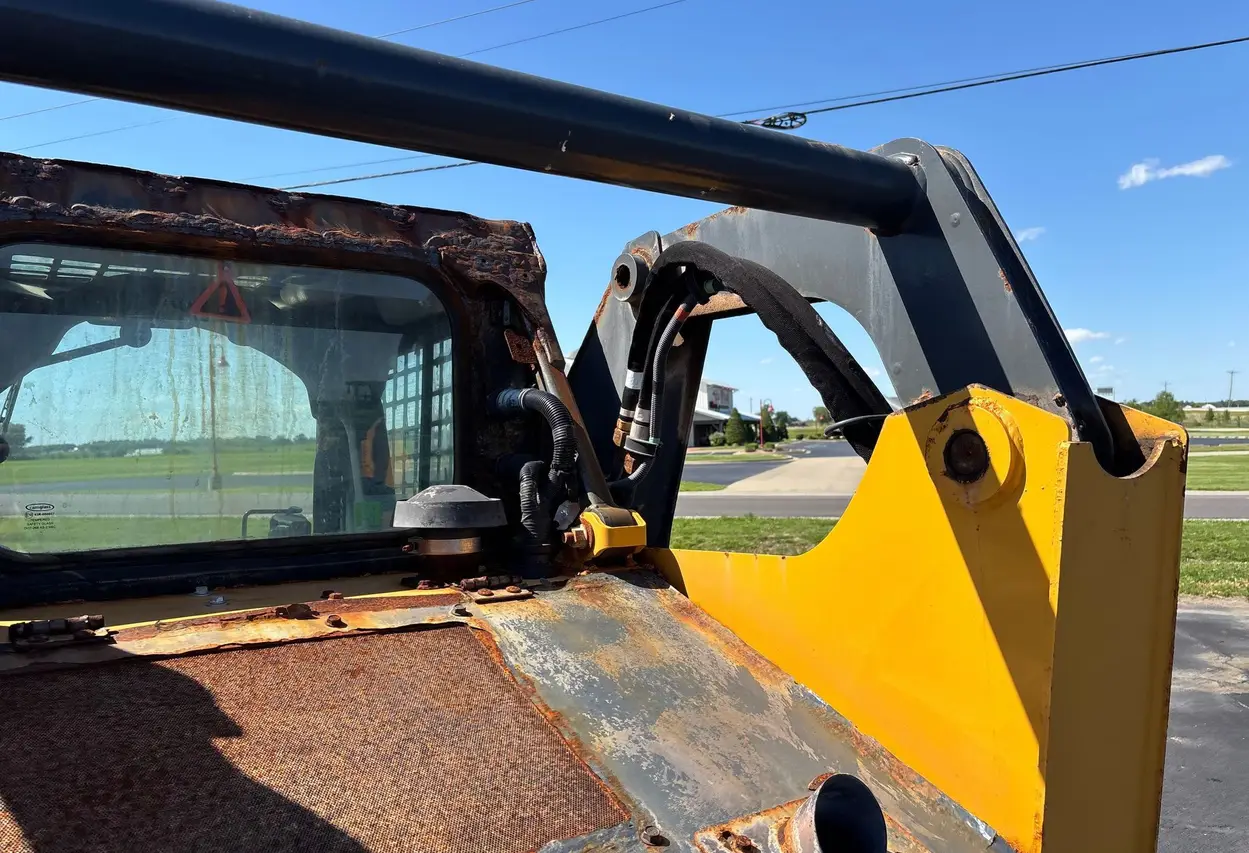 2020 John Deere 318G skid steer loader