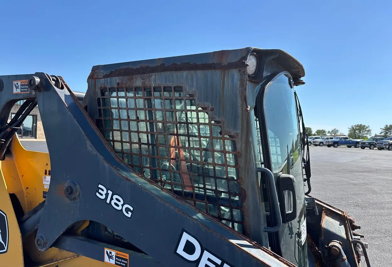 2020 John Deere 318G skid steer loader