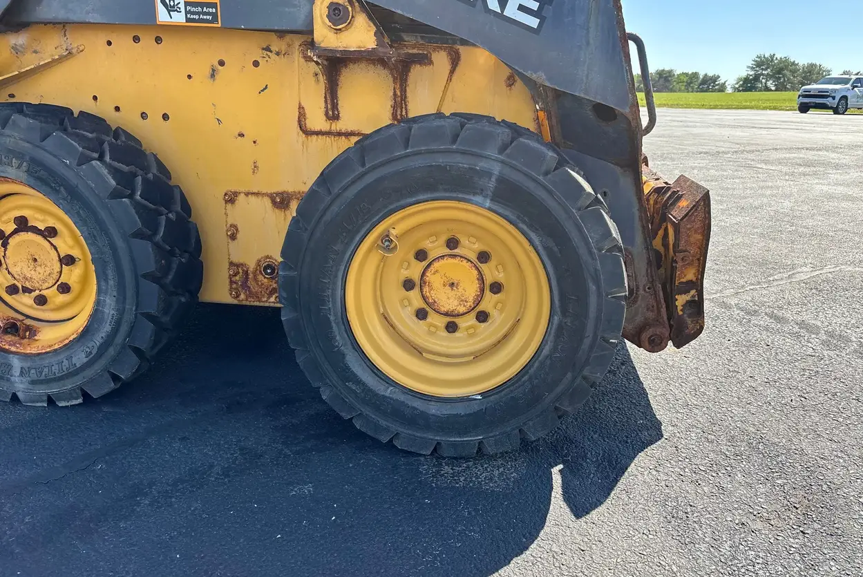 2020 John Deere 318G skid steer loader