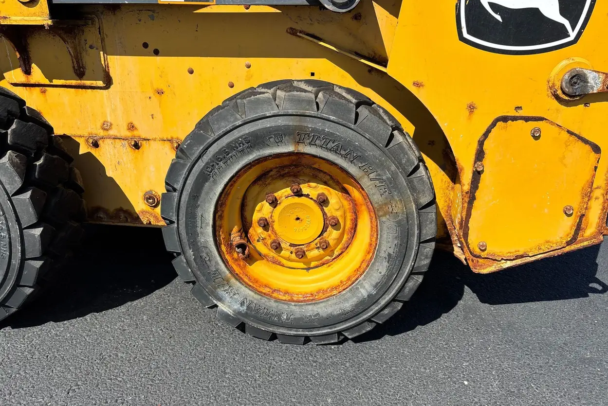 2020 John Deere 318G skid steer loader