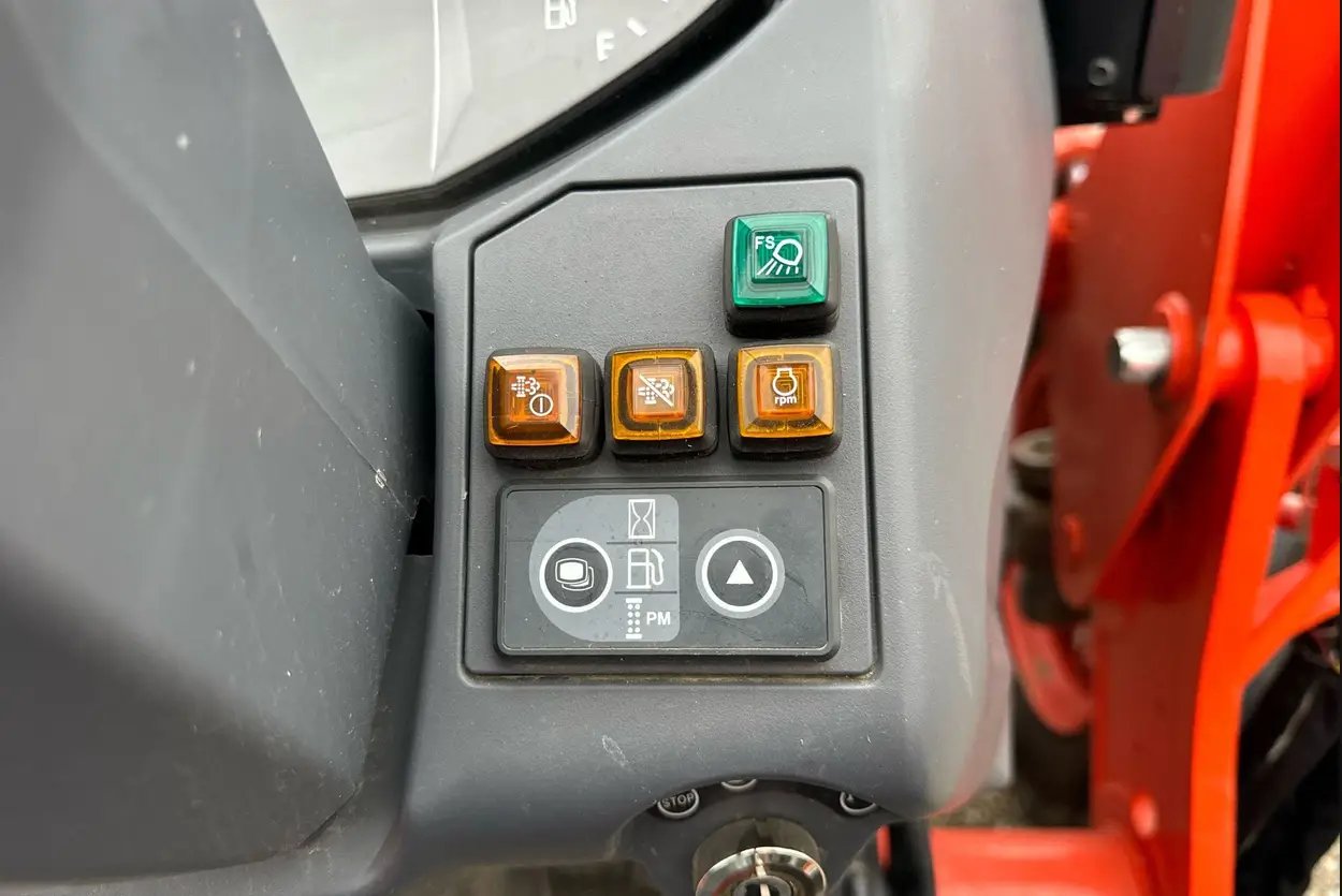 2022 Kubota M5 111D MFWD tractor
