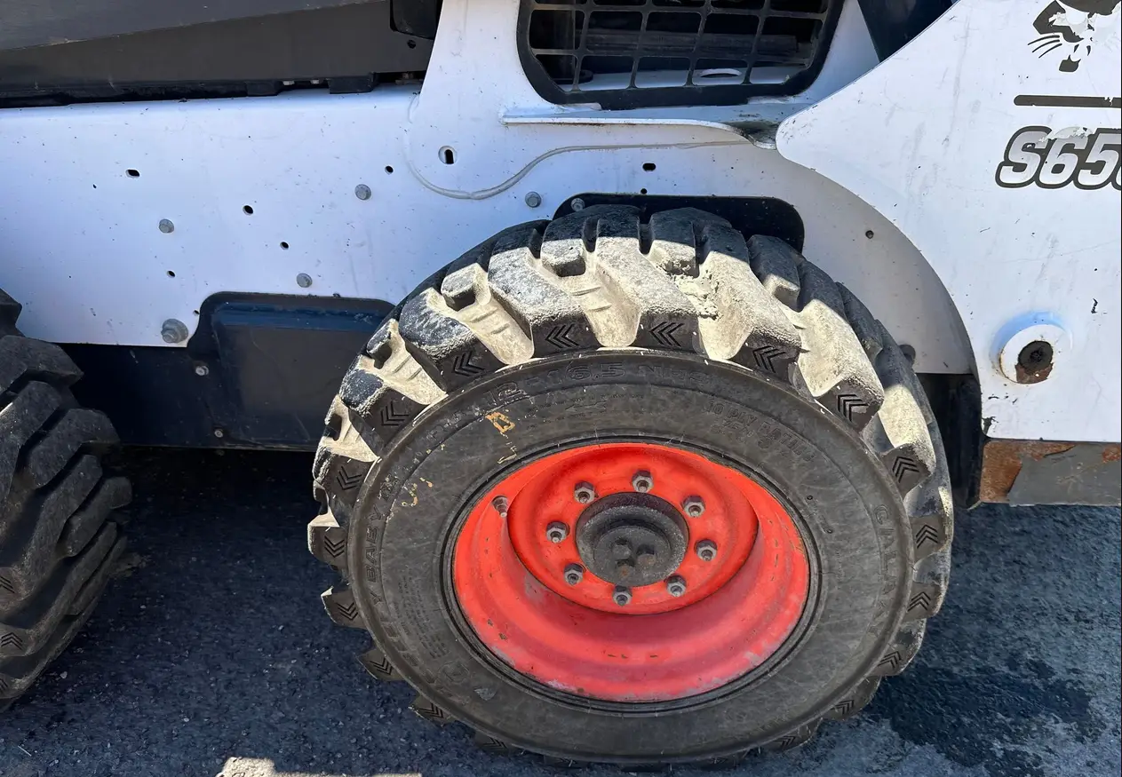 2019 Bobcat S650 skid steer loader