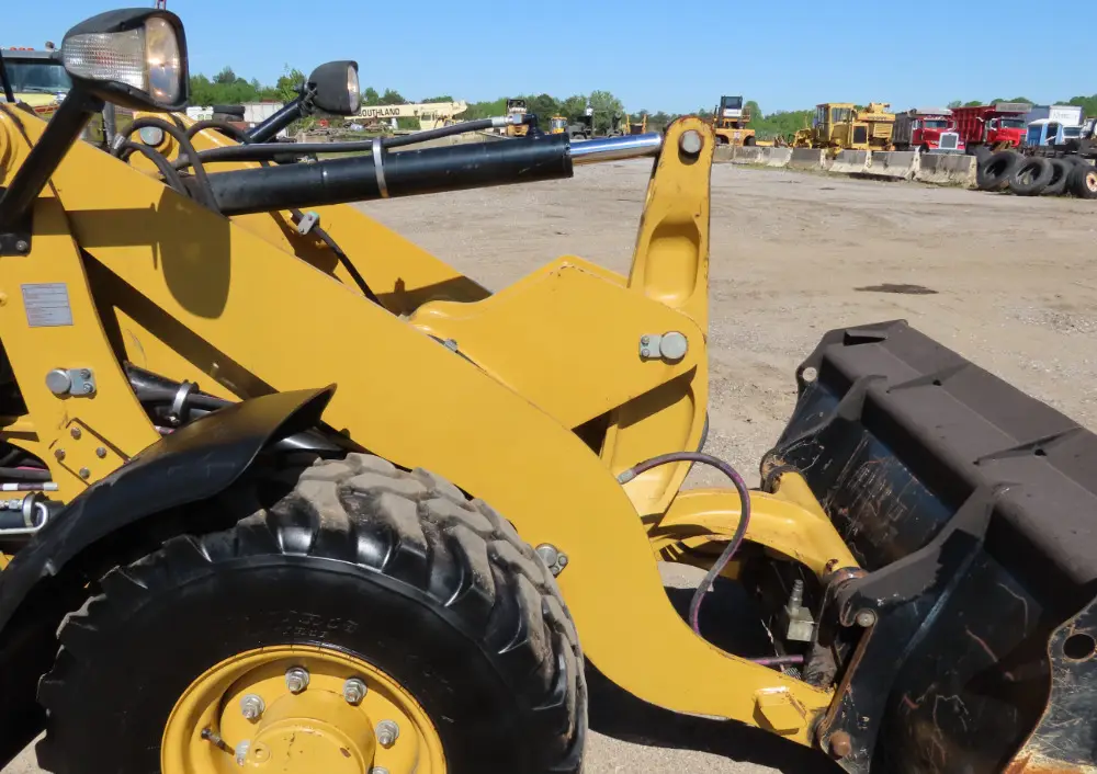 2019 Caterpillar 906M Compact Wheel Loader Aux Hyd Q/C Heated Cab CA