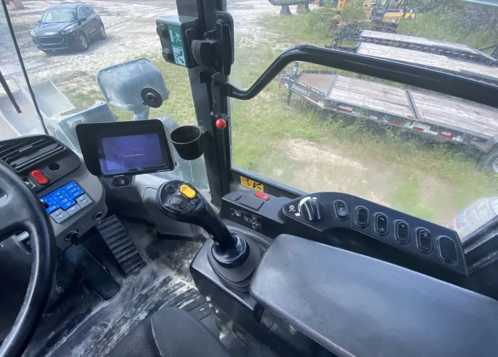 2017 Komatsu WA320-8 165 HP Wheel Loader 3.75 Yard