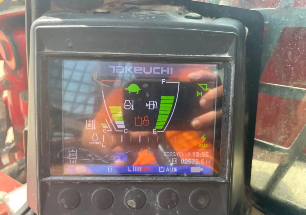 2020 Takeuchi TL10V2-CR Tracked Skid Steer Crawler Loader A/C Aux Hyd Q/C