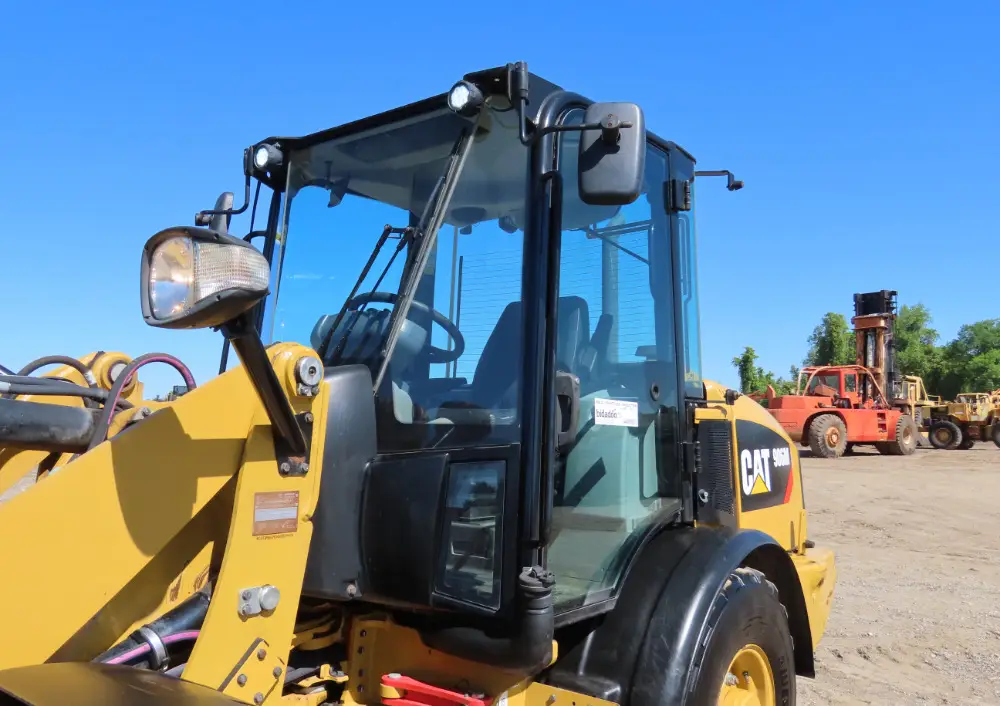 2019 Caterpillar 906M Compact Wheel Loader Aux Hyd Q/C Heated Cab CA