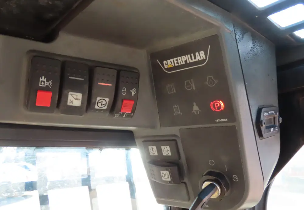2015 Caterpillar 247B3 tracked skid steer loader Cab 2 Speed A/C Aux Hyd Q/C