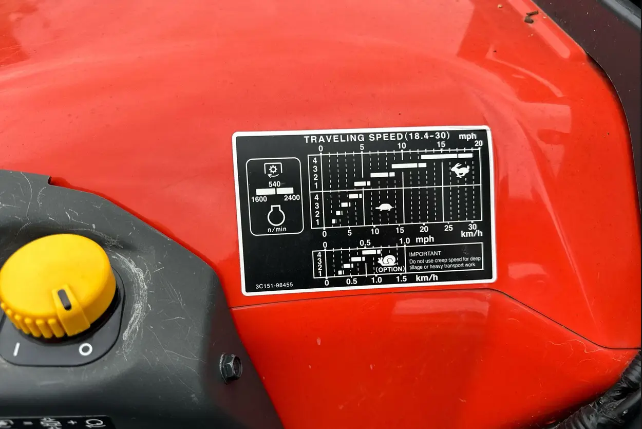 2022 Kubota M5 111D MFWD tractor