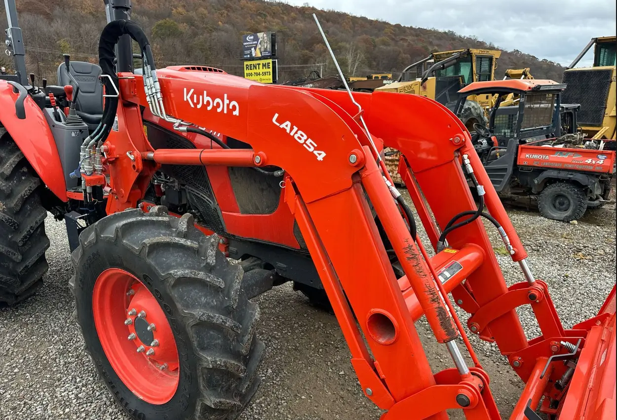 2022 Kubota M5 111D MFWD tractor