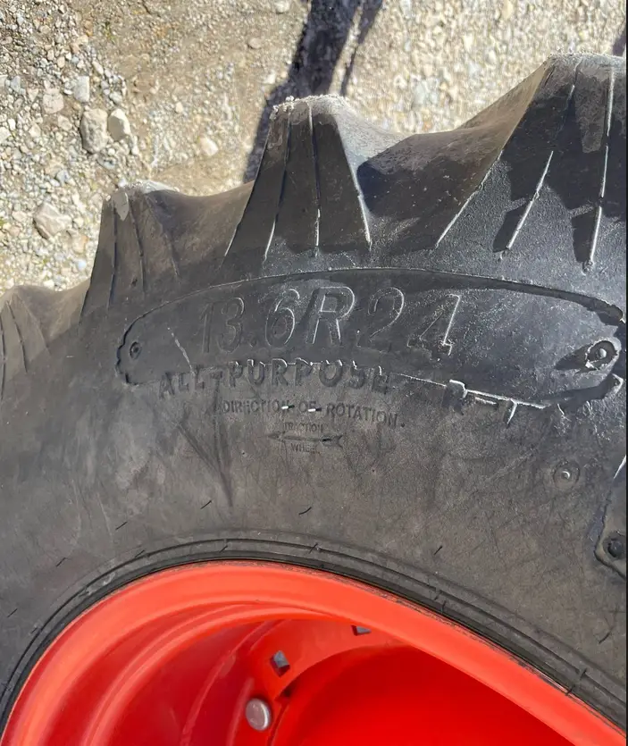 2021 Kubota M6S-111SHDC MFWD tractor
