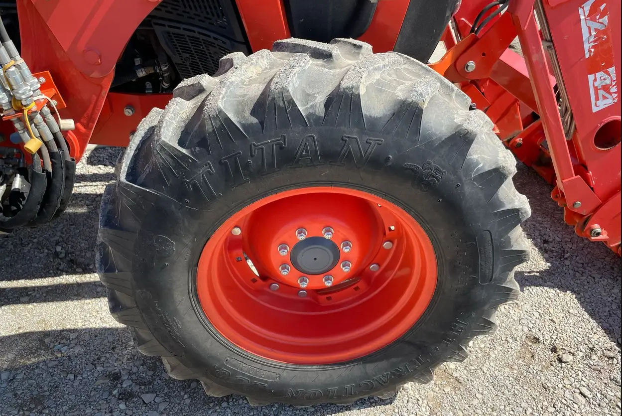 2021 Kubota M6S-111SHDC MFWD tractor