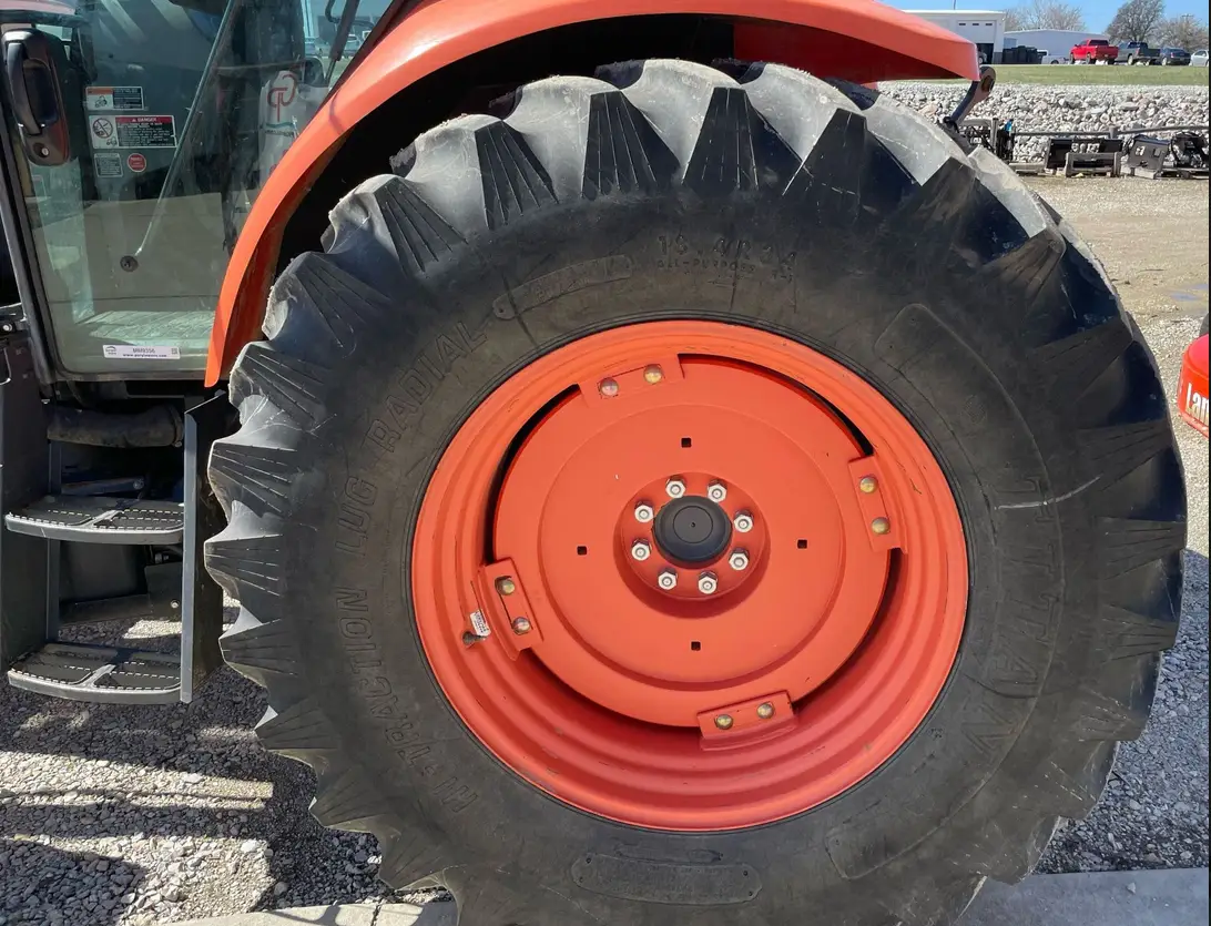 2021 Kubota M6S-111SHDC MFWD tractor