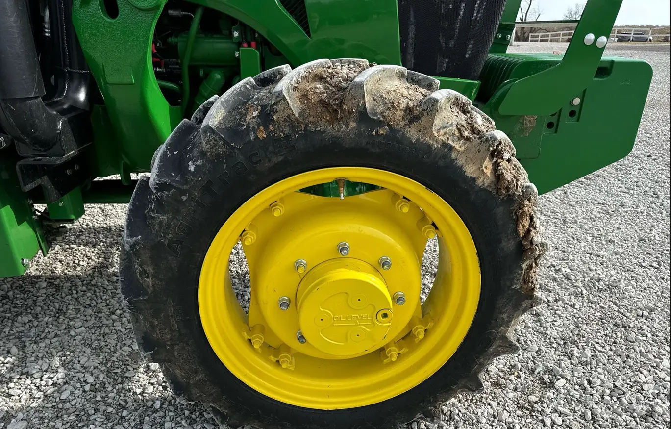 2022 John Deere 5075E MFWD tractor