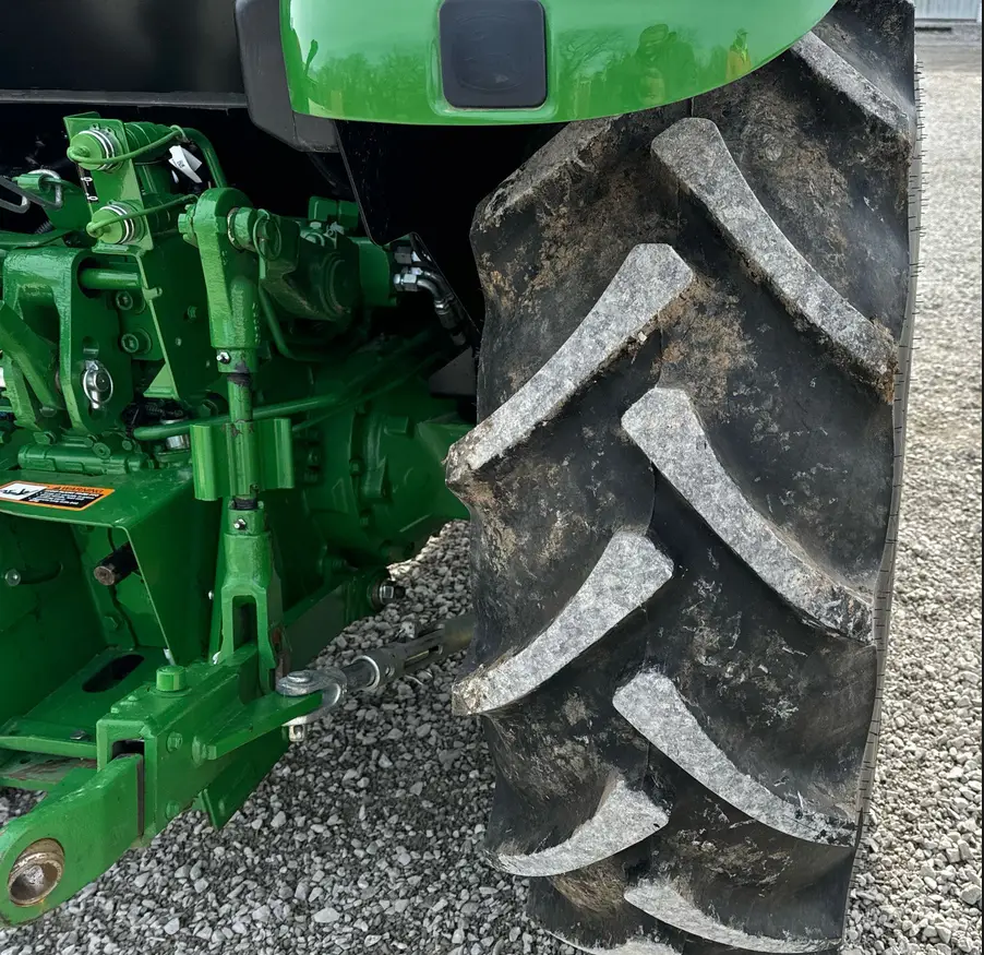 2022 John Deere 5075E MFWD tractor