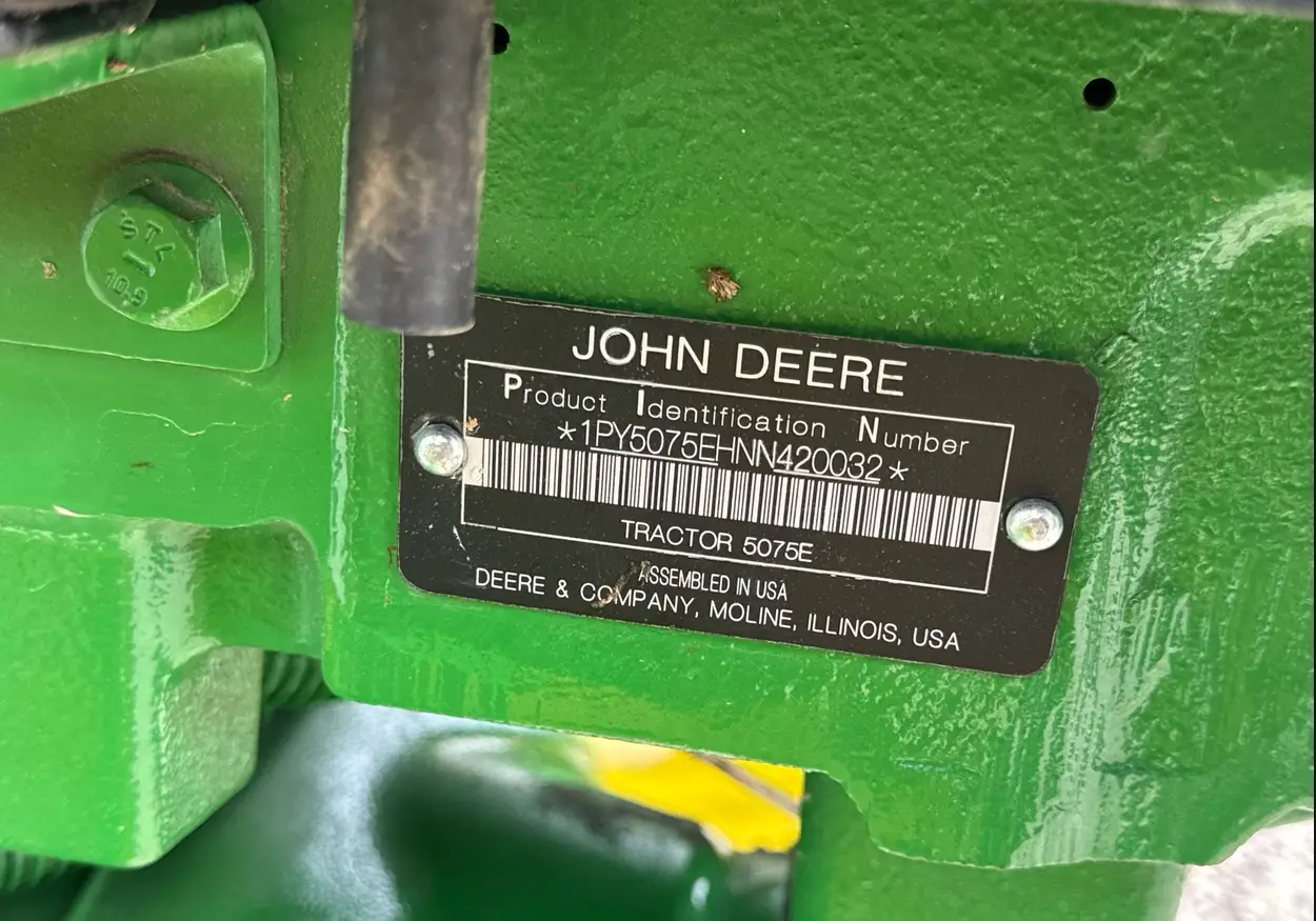 2022 John Deere 5075E MFWD tractor